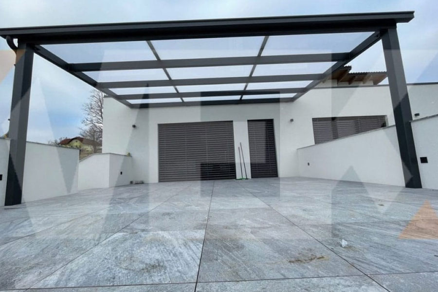 Stekleni nadstreški